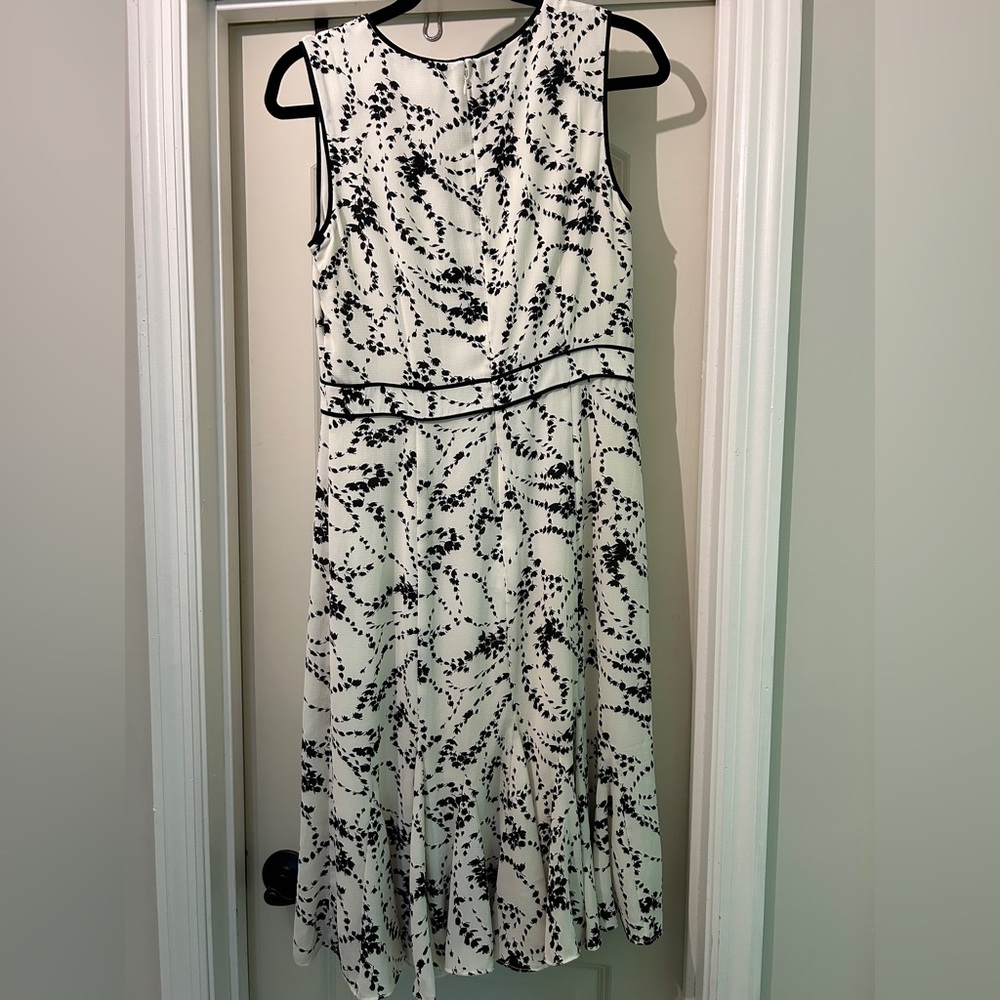 NWT Talbots Sleeveless Summer Ecru & Black Floral Dress Flare Bottom